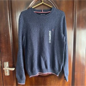 Tommy Hillfiger NWT Men’s Sweater XL Blue pullover crew neck